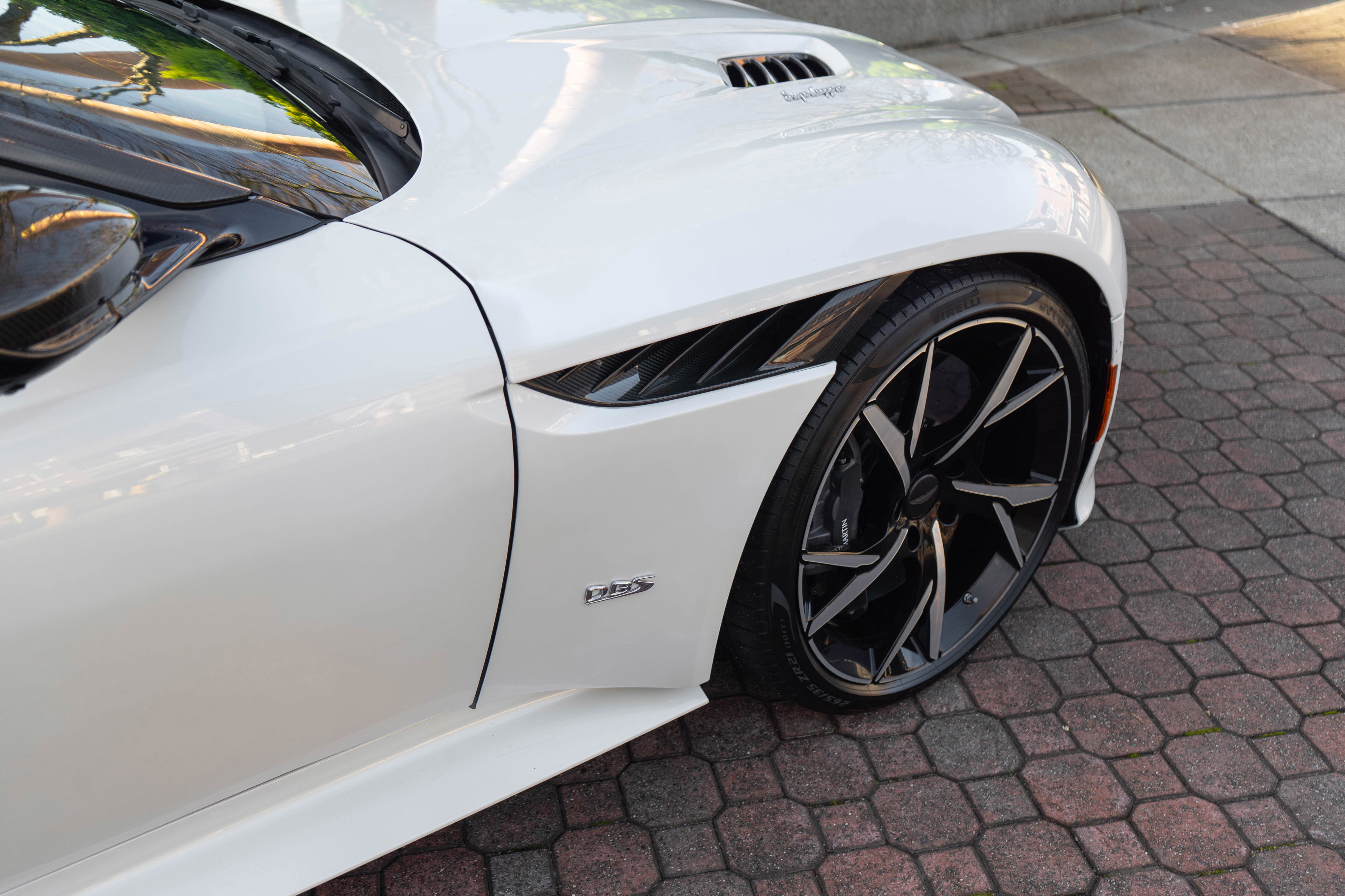 Used 2019 Aston Martin DBS Superleggera image 8