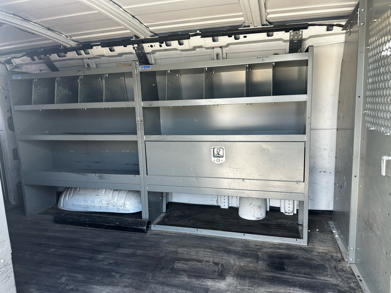 Used 2001 Chevrolet Express 1500 image 22