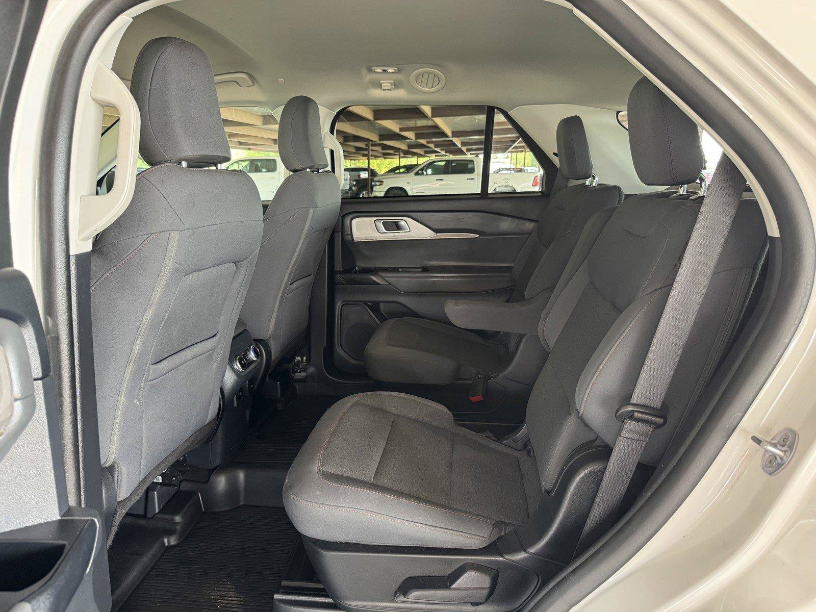Used 2025 Ford Explorer Active RWD image 32