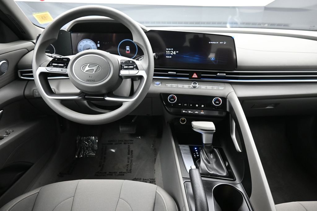 Certified 2024 Hyundai Elantra SEL FWD image 19