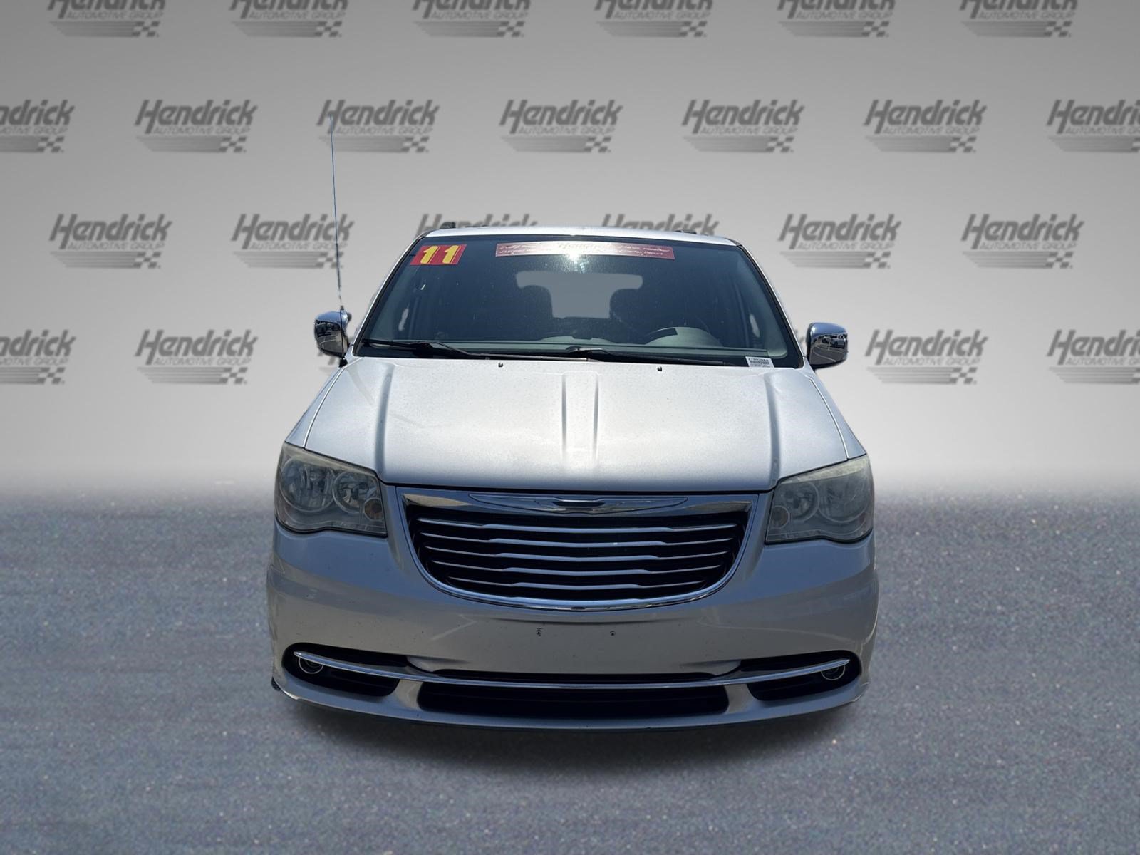 Used 2011 Chrysler Town & Country Touring-L w/ Entertainment Group #2 FWD image 3