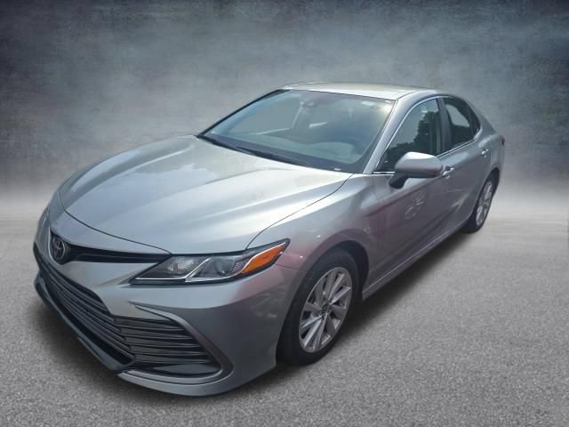 Used 2024 Toyota Camry LE FWD image 4