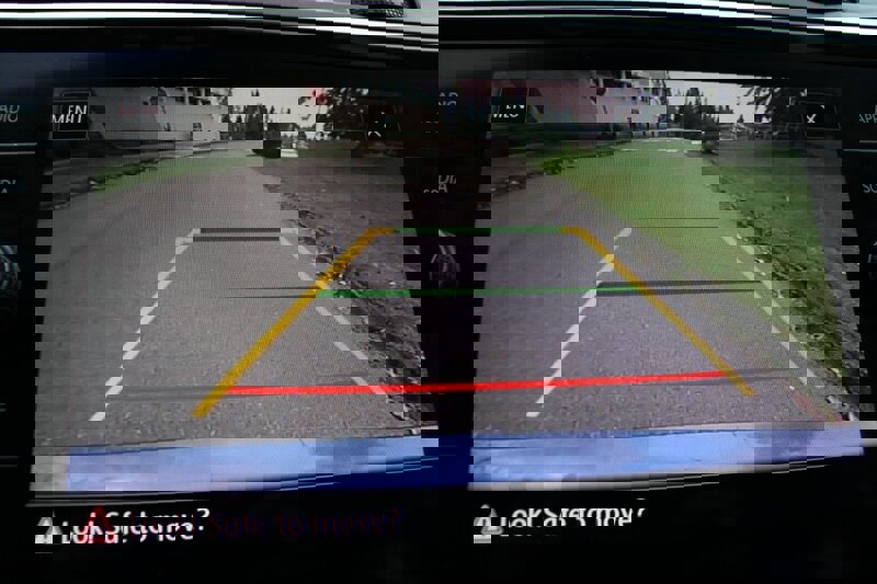 Used 2020 Volkswagen Tiguan SE w/ Panoramic Sunroof Package image 9