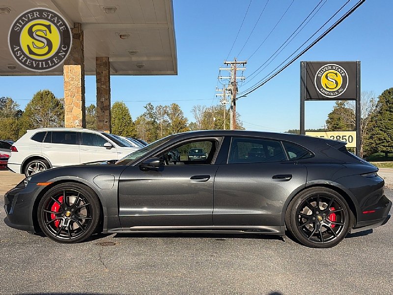 Used 2024 Porsche Taycan GTS AWD/4WD image 3