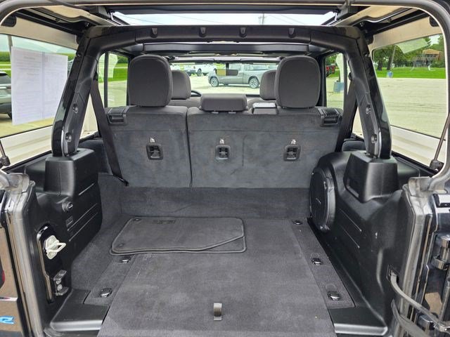 Used 2023 Jeep Wrangler Unlimited Rubicon 4xe w/ Cold Weather Group AWD/4WD image 16