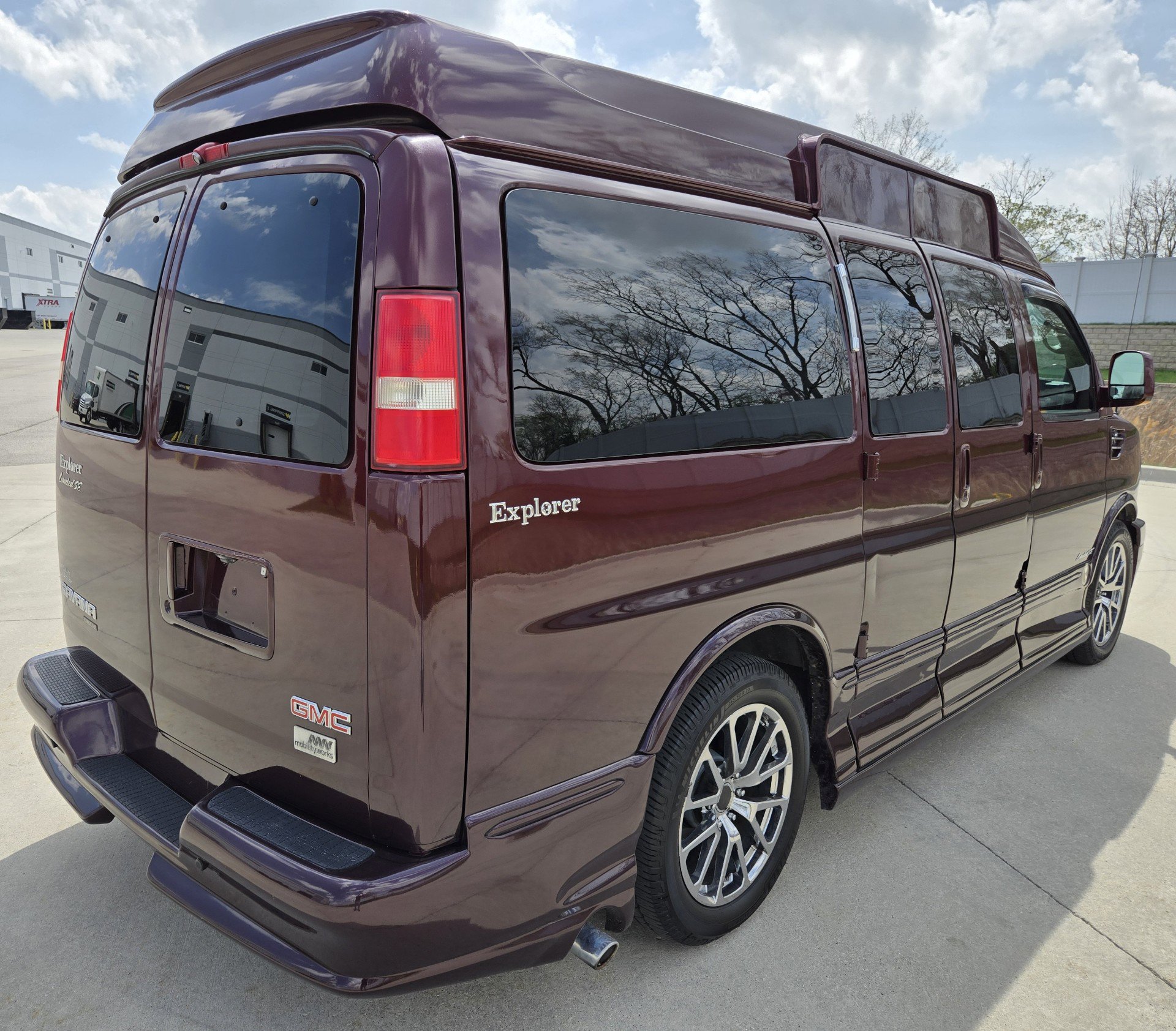 Used 2012 GMC Savana 1500 RWD image 9