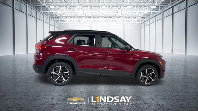 Used 2023 Chevrolet TrailBlazer RS w/ Sun and Liftgate Package FWD image 8