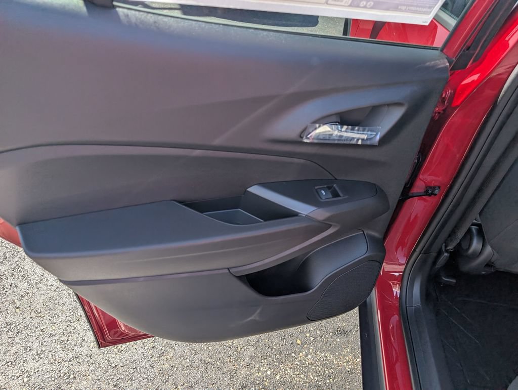 New 2026 Chevrolet Trax LS w/ LS Convenience Package FWD image 10