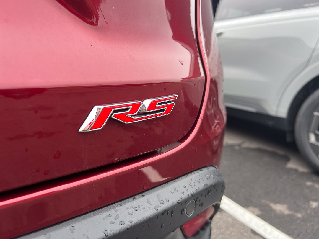 Used 2025 Chevrolet Trax RS w/ Sunroof Package FWD image 4