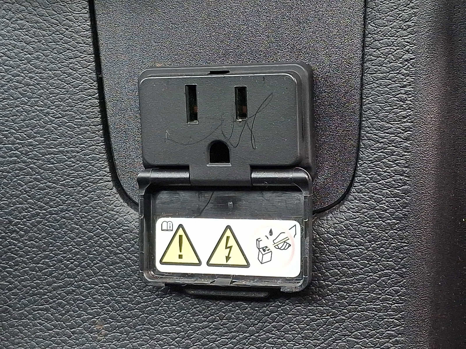 Used 2016 Jeep Wrangler Unlimited Sahara w/ Dual Top Group image 25