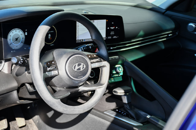 Used 2024 Hyundai Elantra SEL FWD image 14