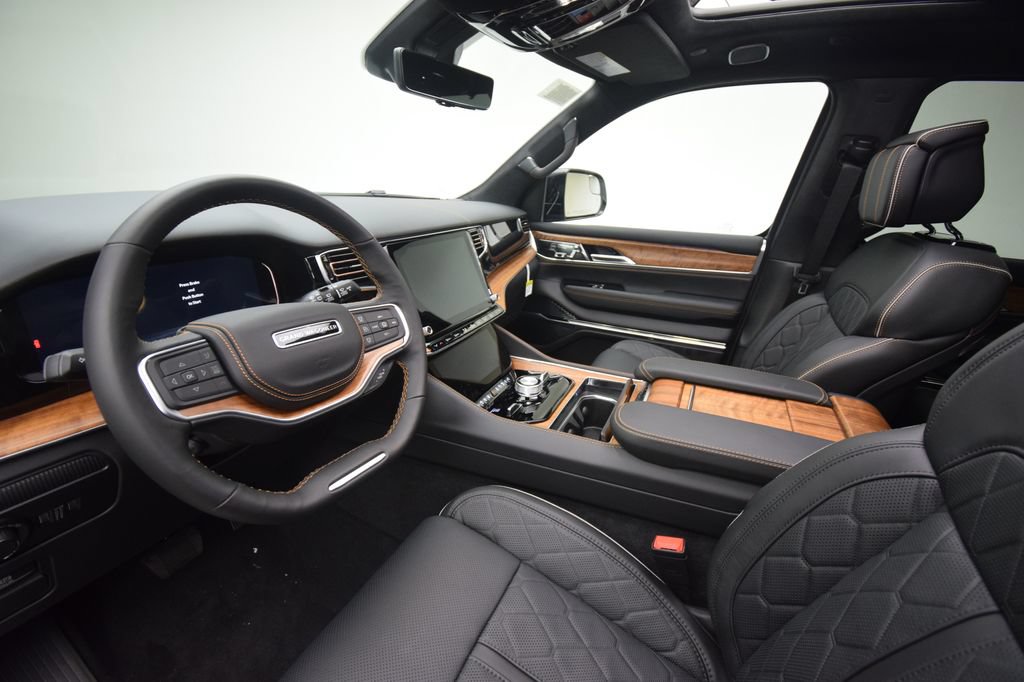 New 2026 Jeep Grand Wagoneer Summit AWD/4WD image 38