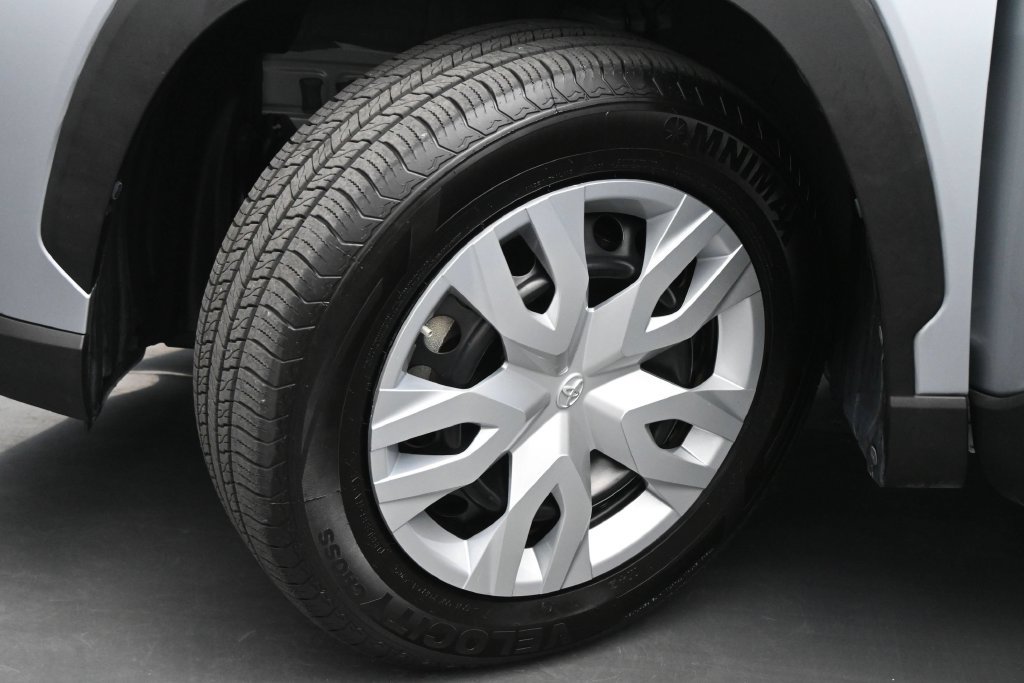 Used 2022 Toyota Corolla Cross L FWD image 19