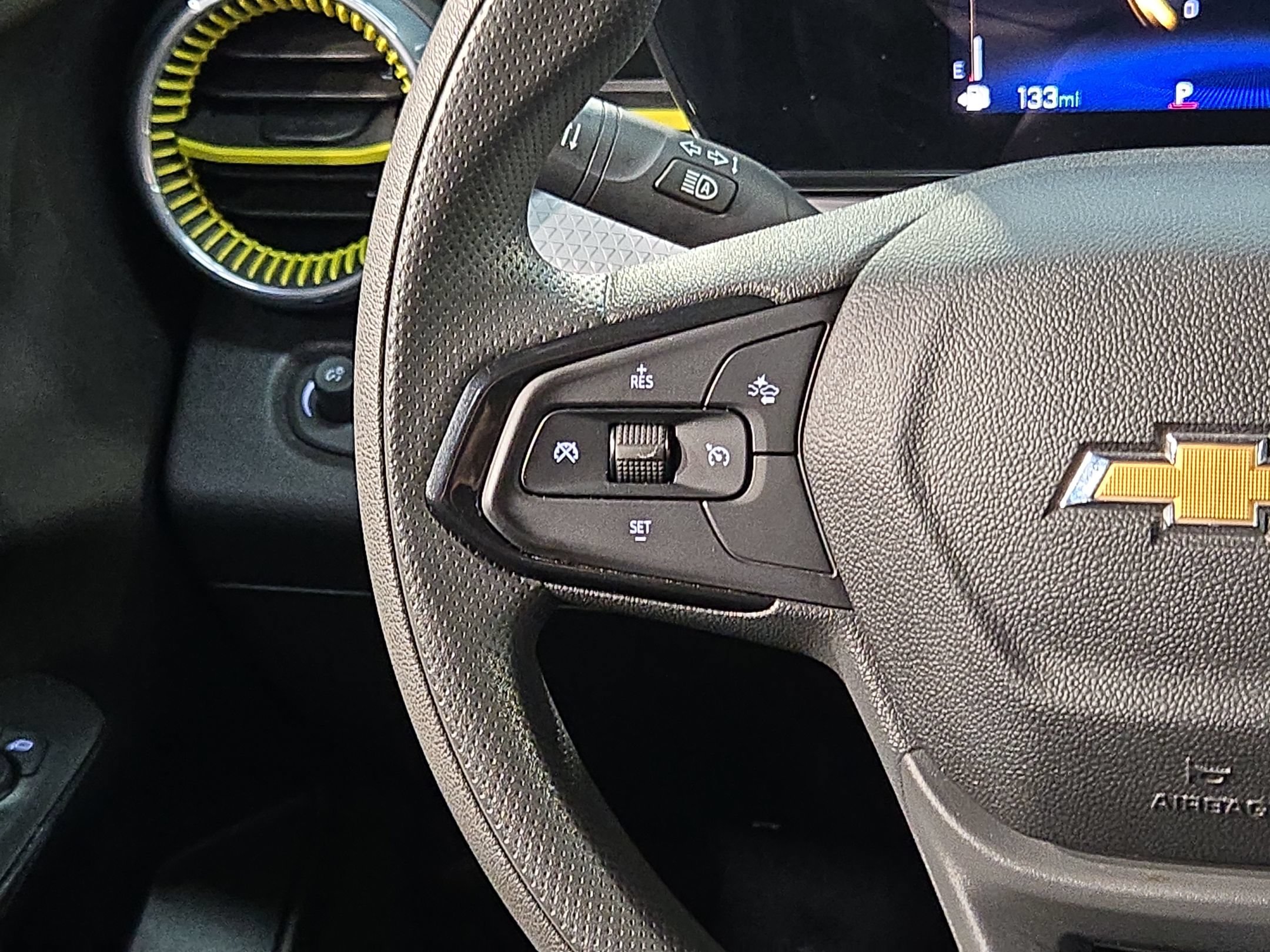 Used 2025 Chevrolet Trax LT FWD image 26