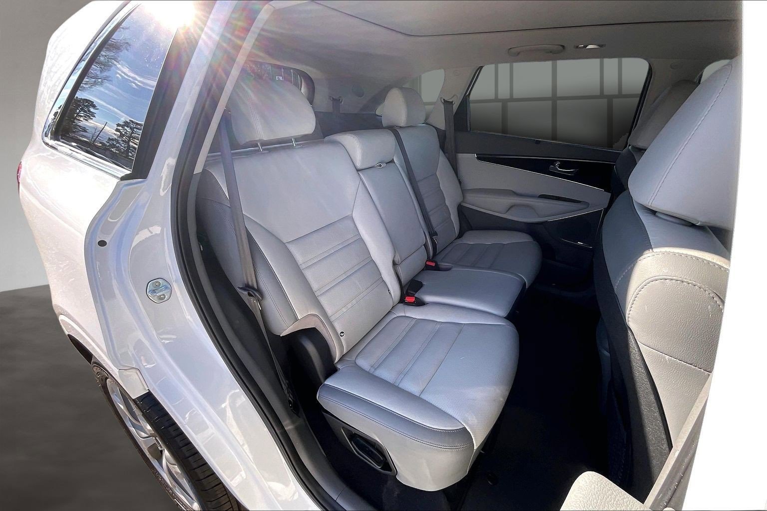Used 2019 Kia Sorento SX image 25