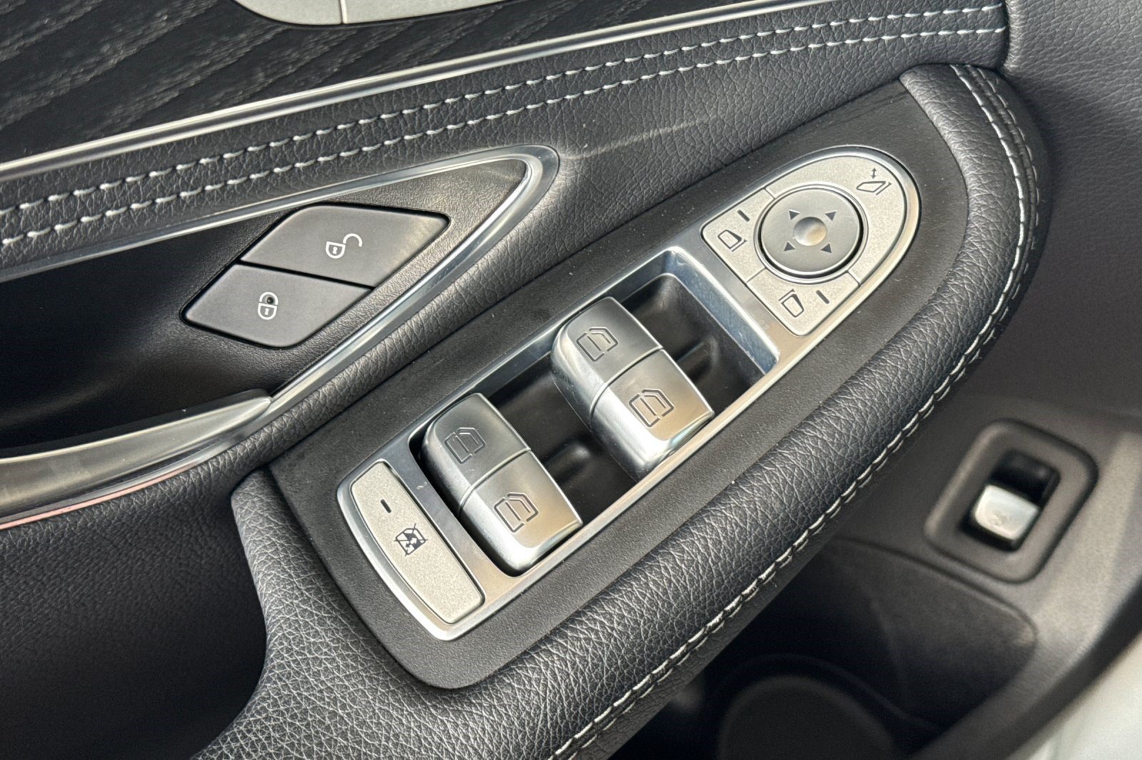 Used 2016 Mercedes-Benz C 300 Sedan image 13