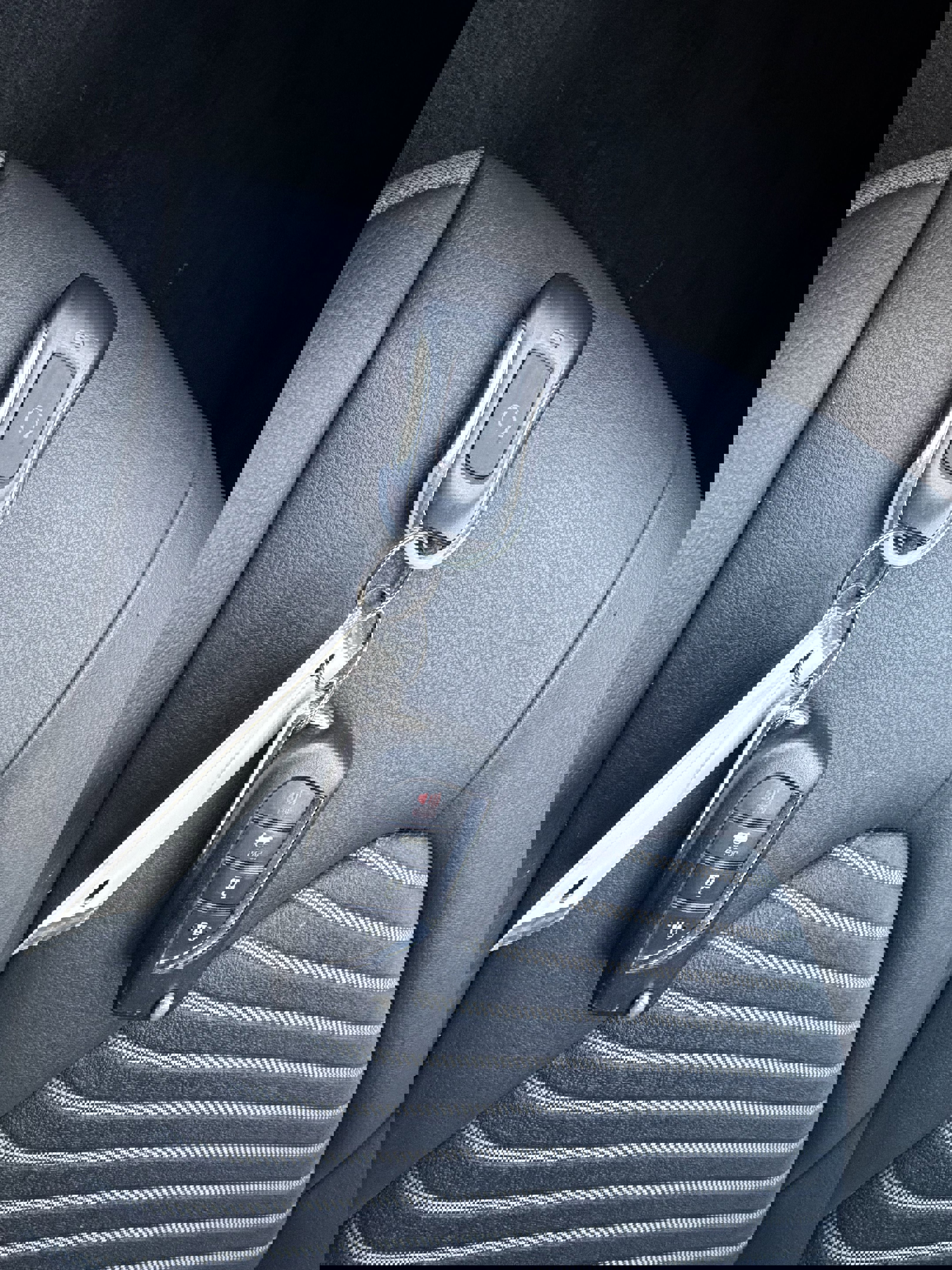 Used 2022 Toyota Camry SE w/ Carpet Mat Package (TMS) image 20