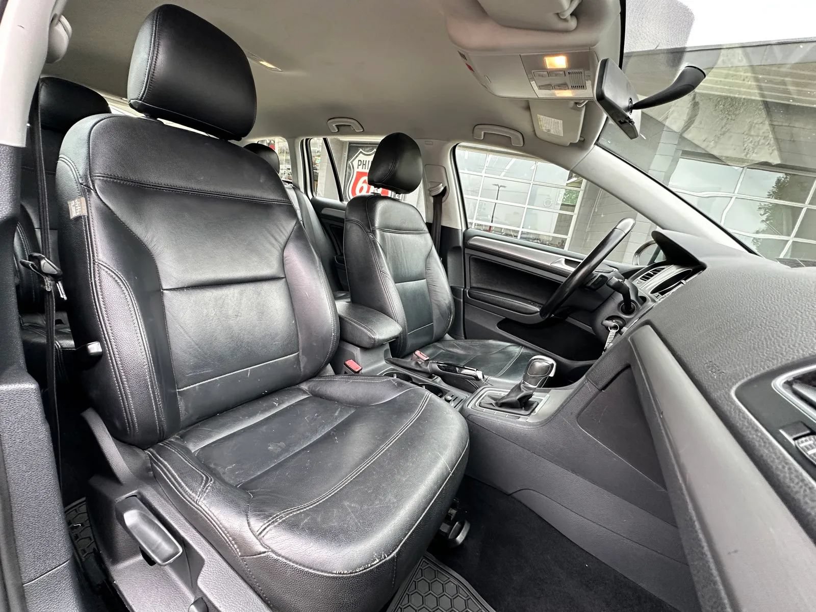 Used 2016 Volkswagen Golf S FWD image 22
