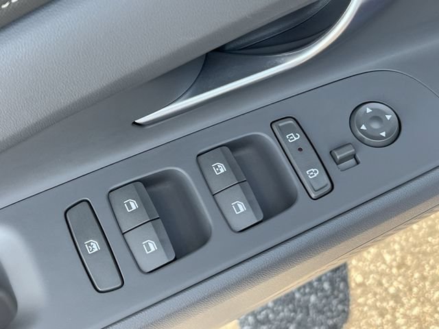 Certified 2025 Hyundai Elantra SEL FWD image 34