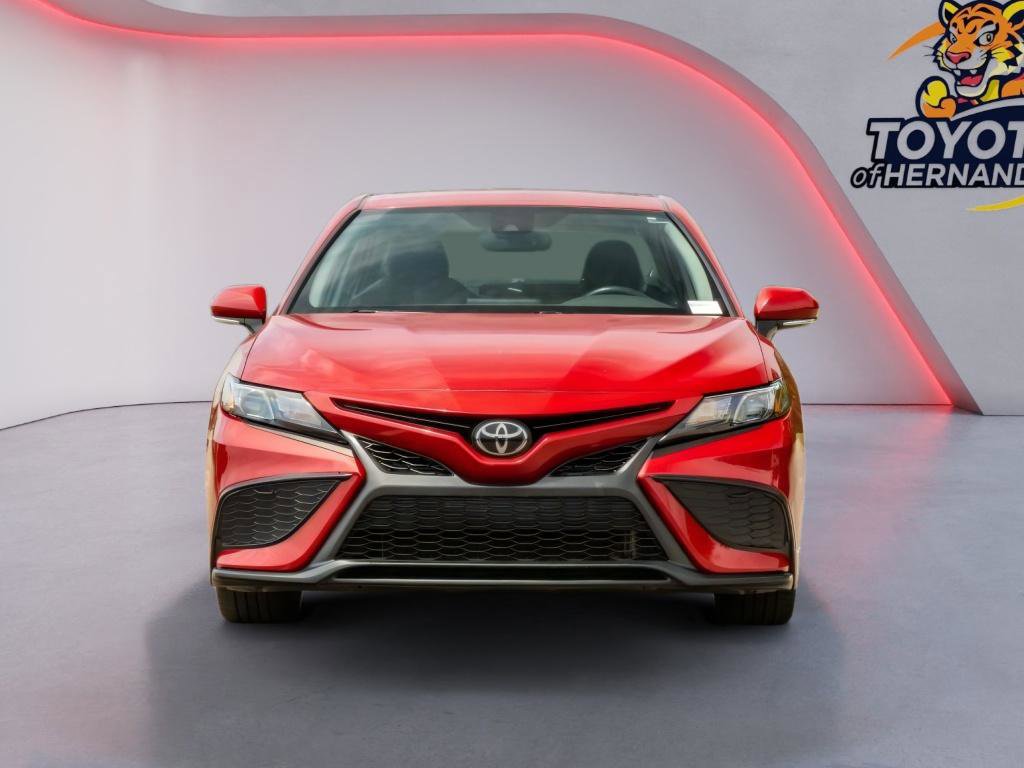 Used 2022 Toyota Camry SE w/ Convenience Package FWD image 2