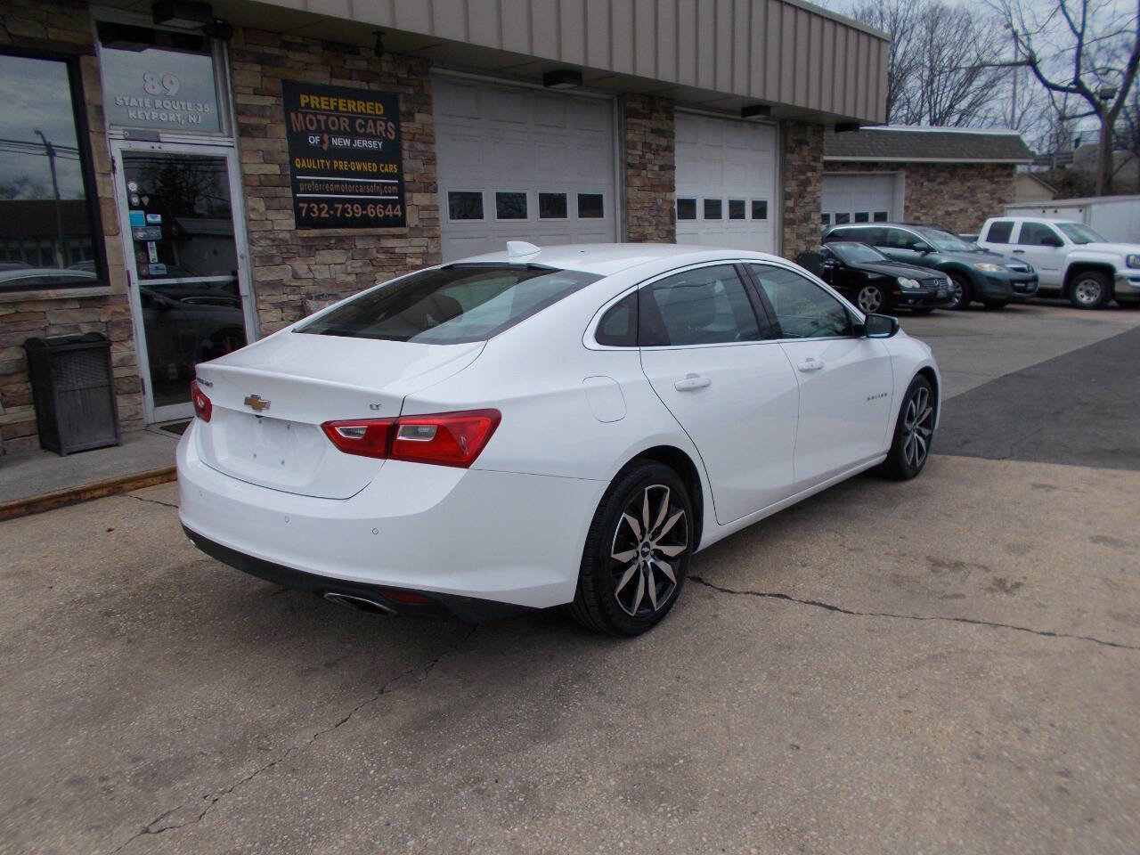 Used 2016 Chevrolet Malibu LT image 3