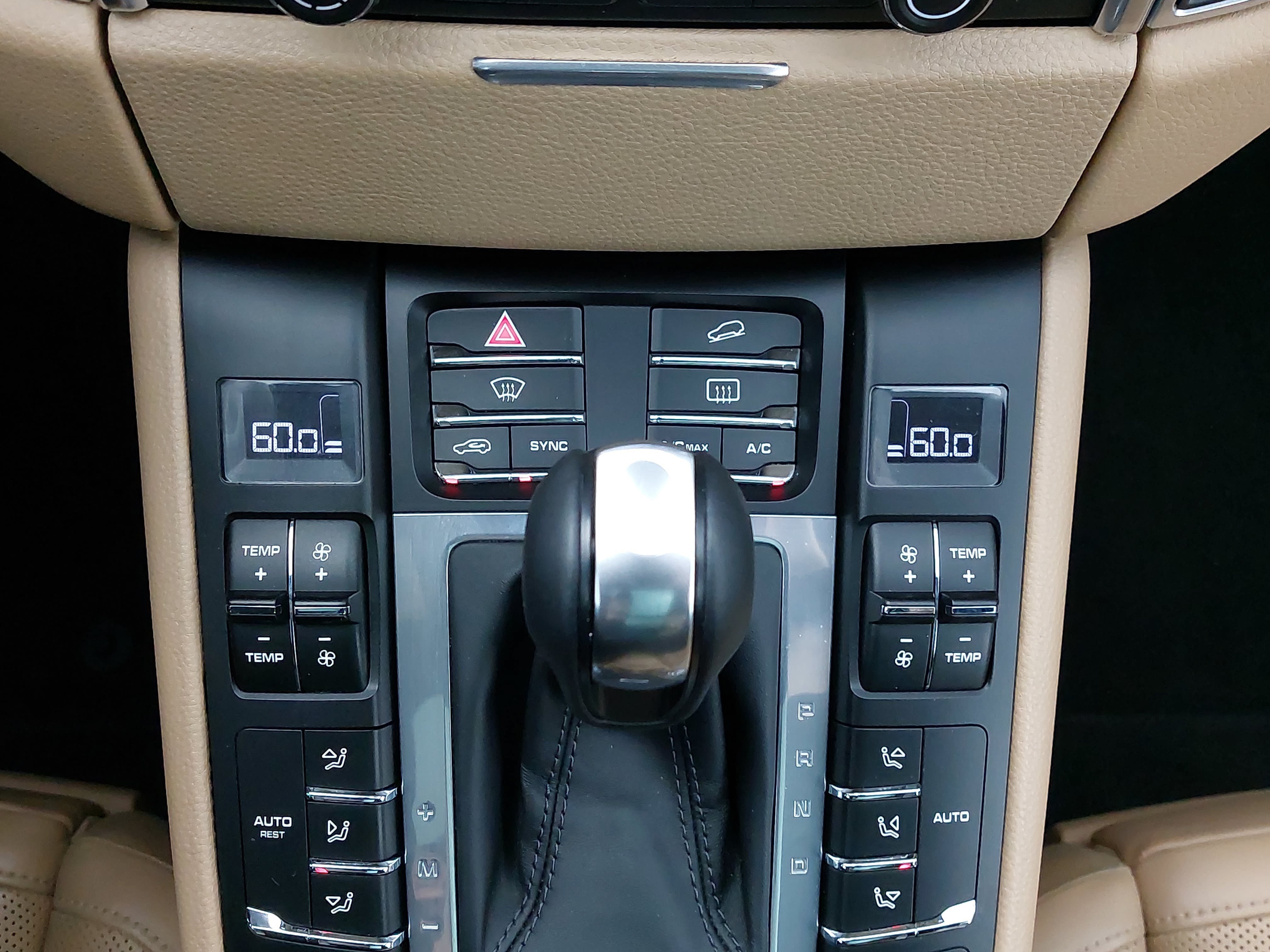 Used 2017 Porsche Macan AWD/4WD image 23