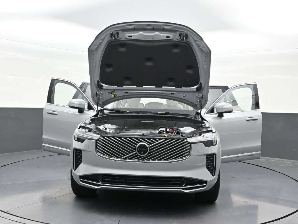 Used 2026 Volvo XC90 B6 Ultra w/ Protection Package AWD/4WD image 38