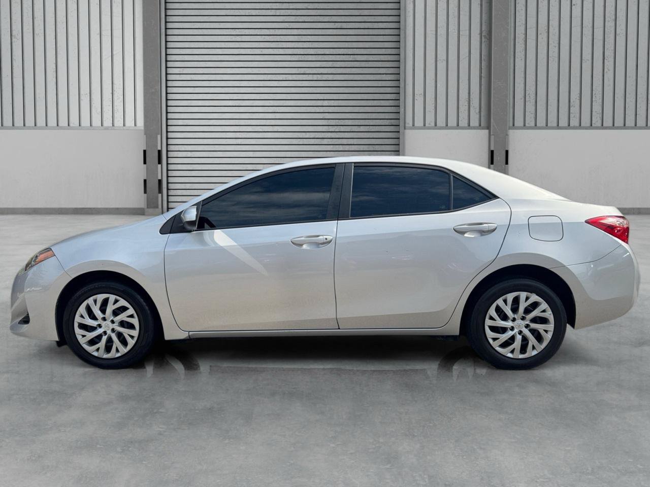 Used 2019 Toyota Corolla LE FWD image 29