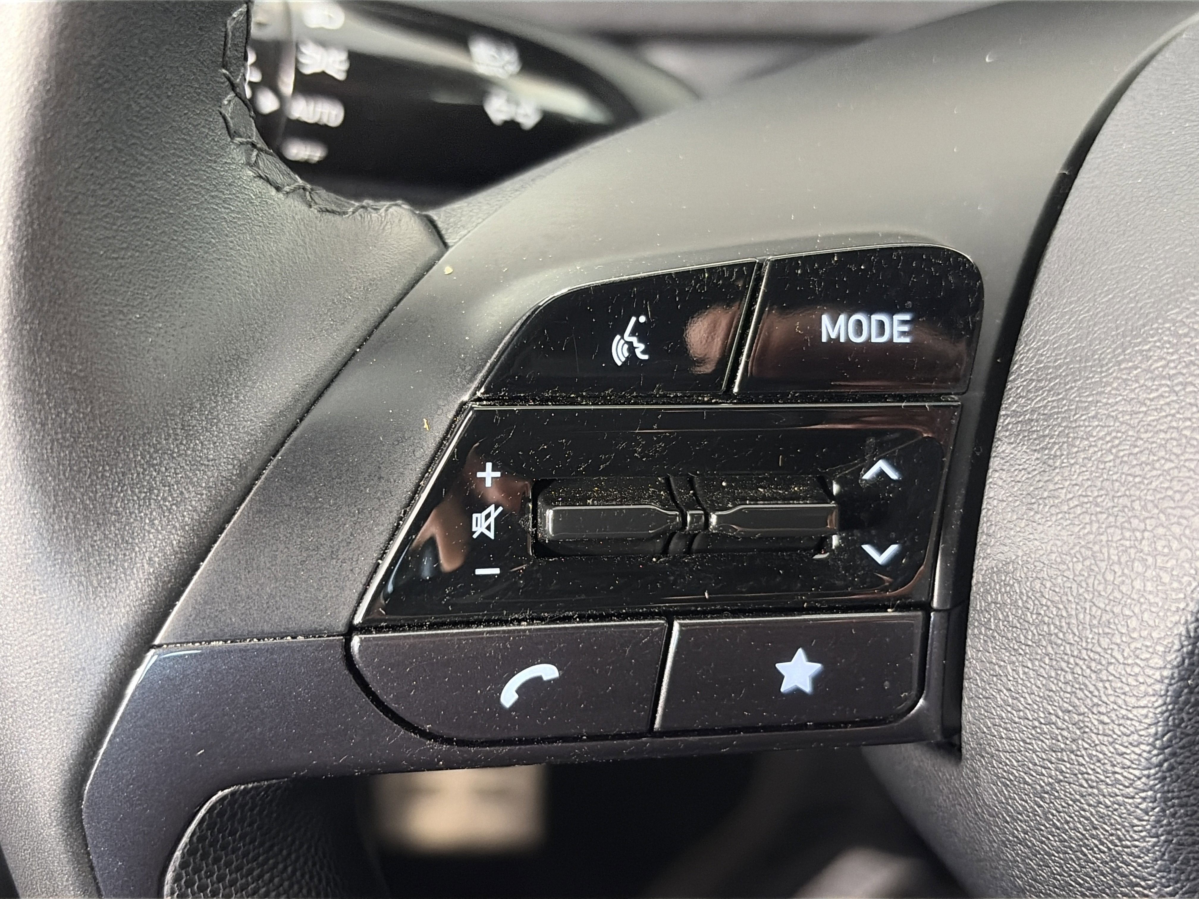 Certified 2025 Hyundai Elantra Sport FWD image 31