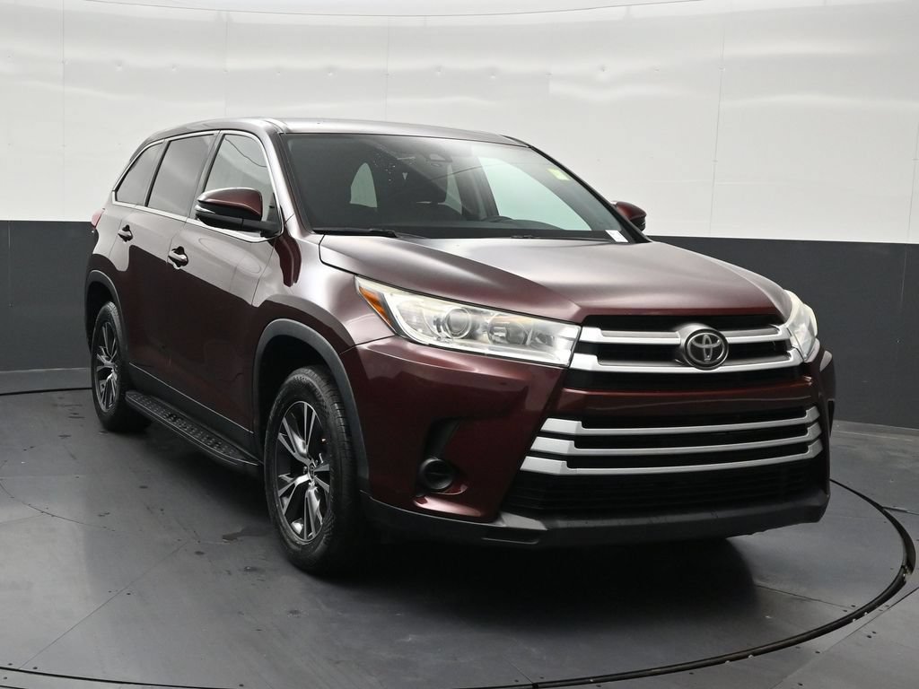 Used 2019 Toyota Highlander LE FWD image 8