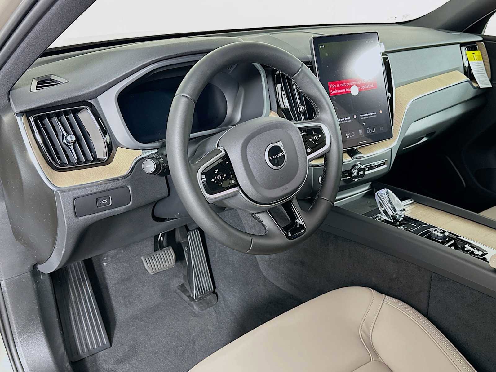 New 2026 Volvo XC60 B5 Plus w/ Protection Package Premier image 9