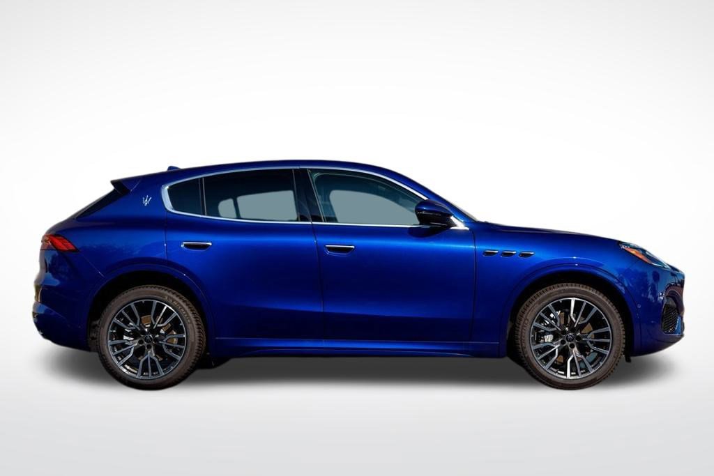 New 2025 Maserati Grecale GT image 6