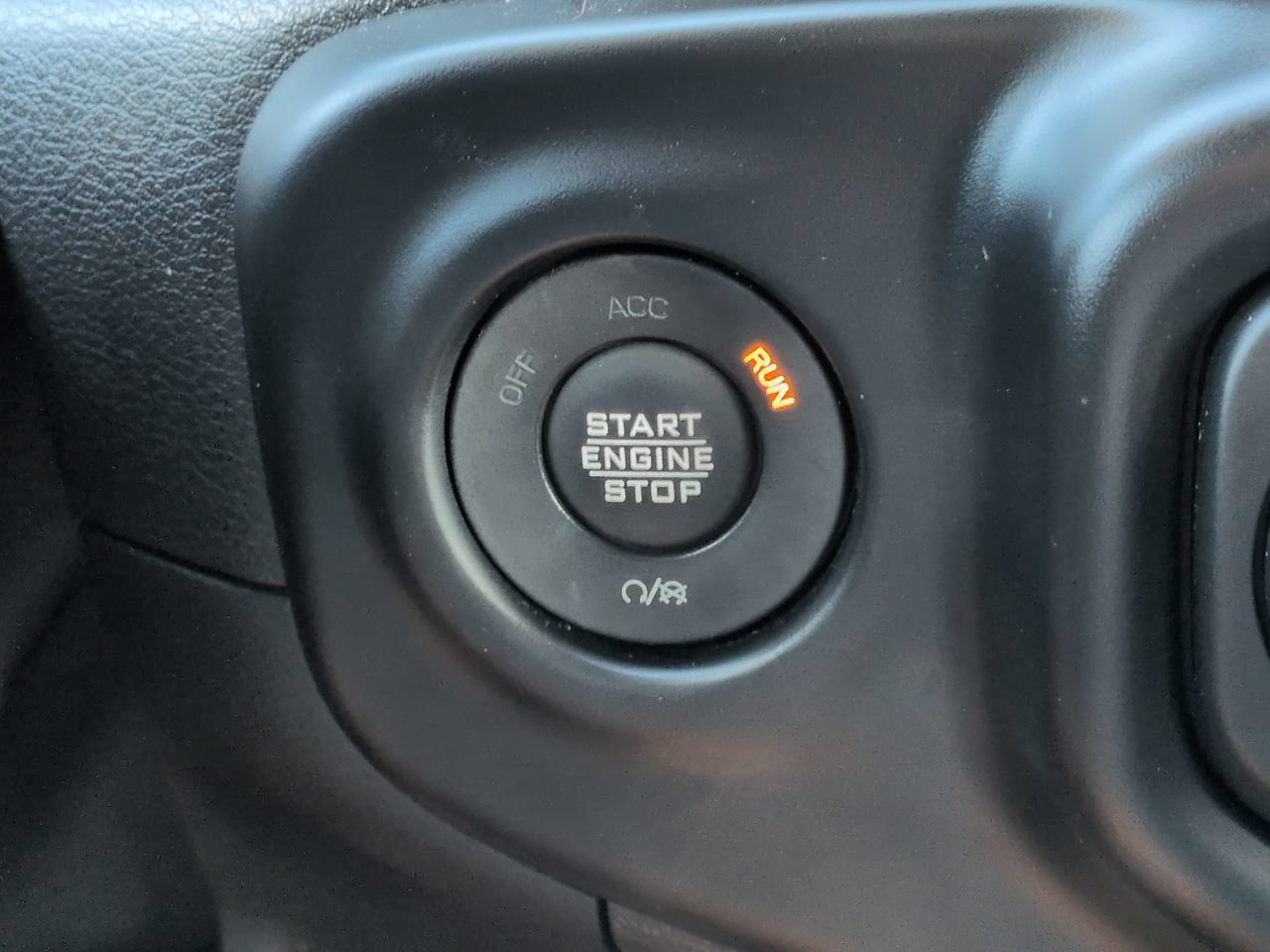 Used 2021 Jeep Wrangler Unlimited Sahara AWD/4WD image 29