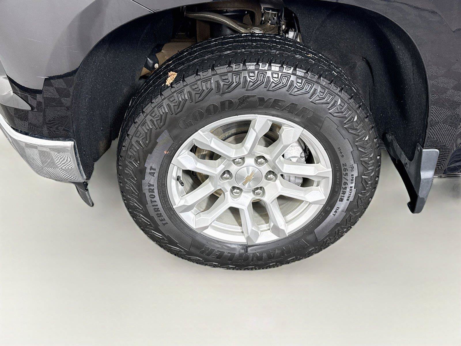 Used 2023 Chevrolet Silverado 1500 LT w/ Z71 Off-Road Package AWD/4WD image 23