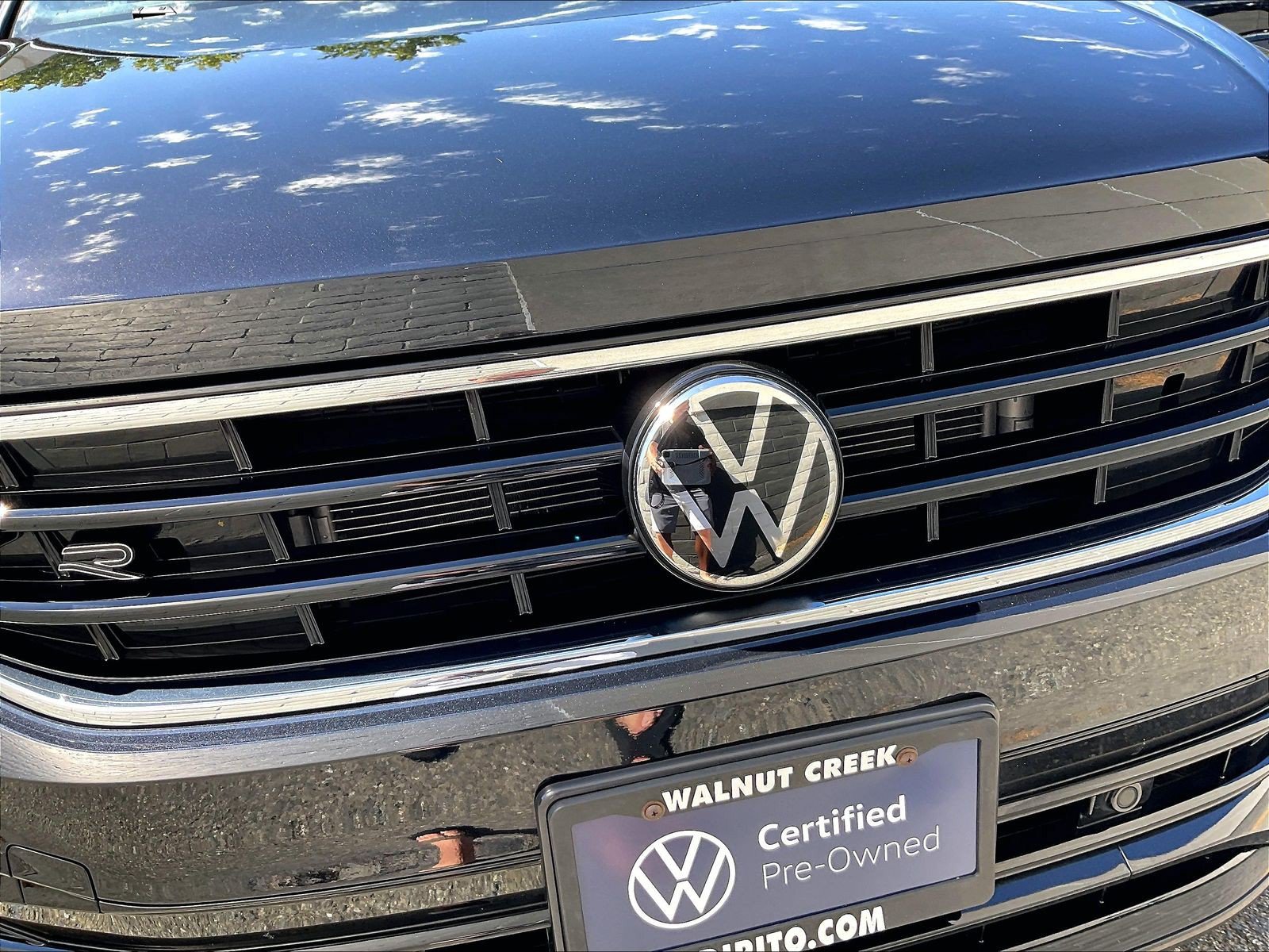 Certified 2023 Volkswagen Tiguan SE R-Line FWD image 30