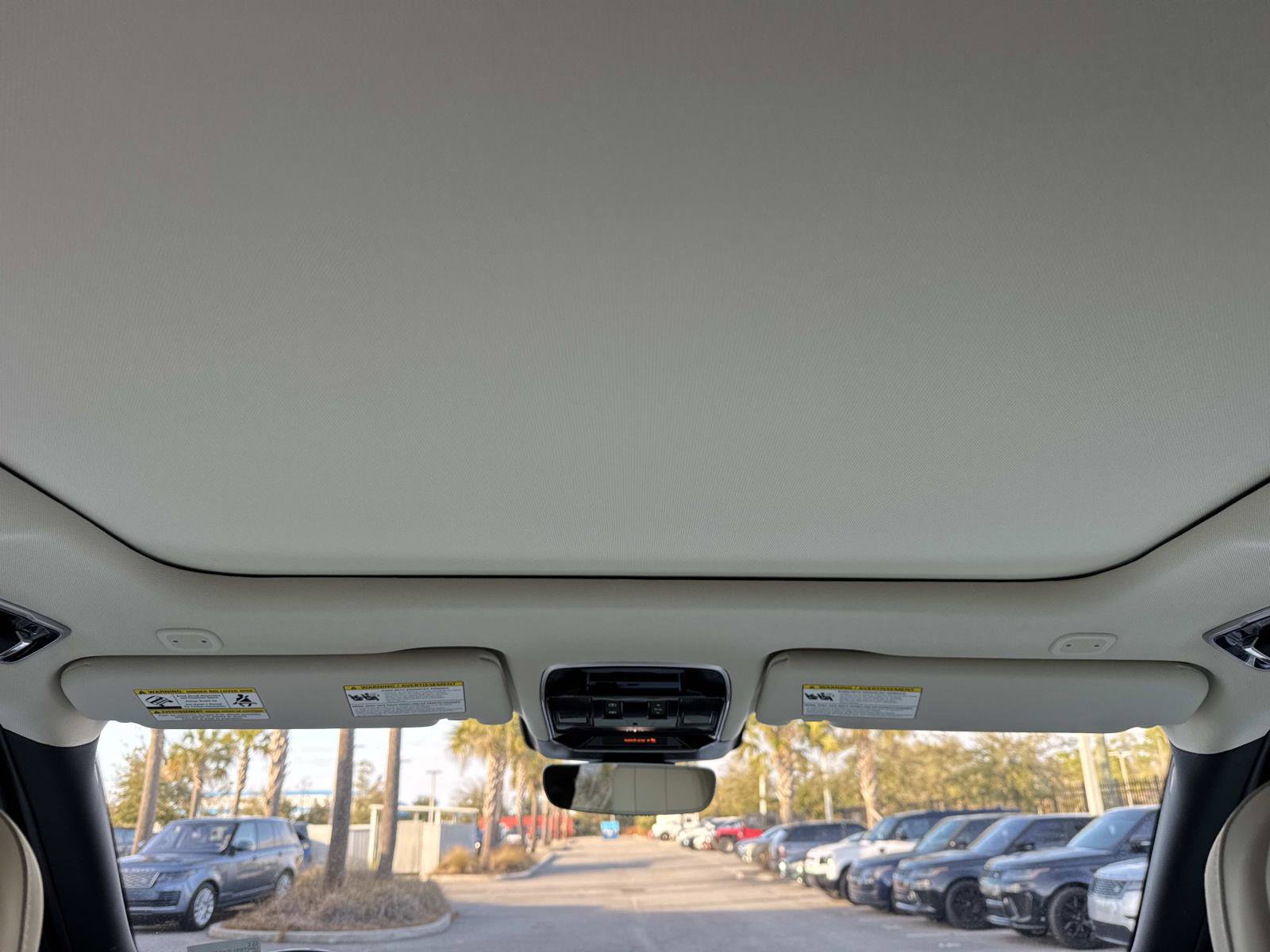 New 2026 Land Rover Range Rover Long Wheelbase SE image 18