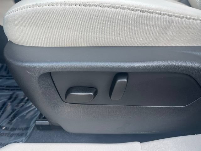Used 2023 Buick Envision Preferred AWD/4WD image 18