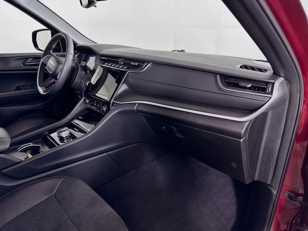 Certified 2024 Jeep Grand Cherokee Altitude image 40