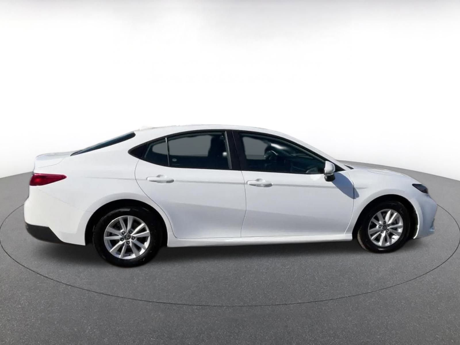 Used 2025 Toyota Camry LE image 23