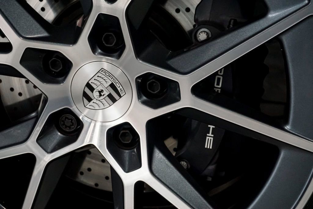 Used 2025 Porsche 911 Carrera T RWD image 45