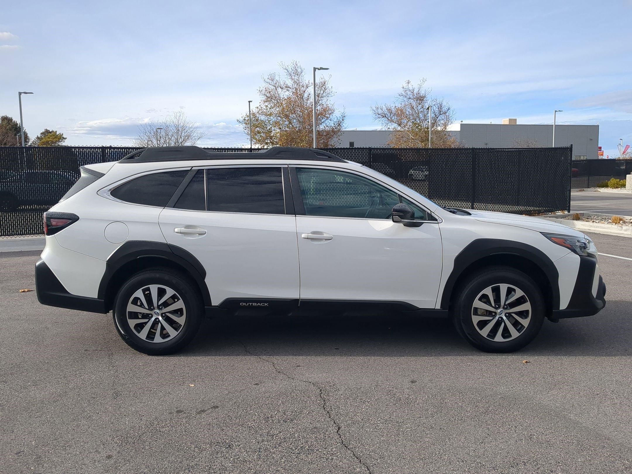 Used 2023 Subaru Outback Premium image 2