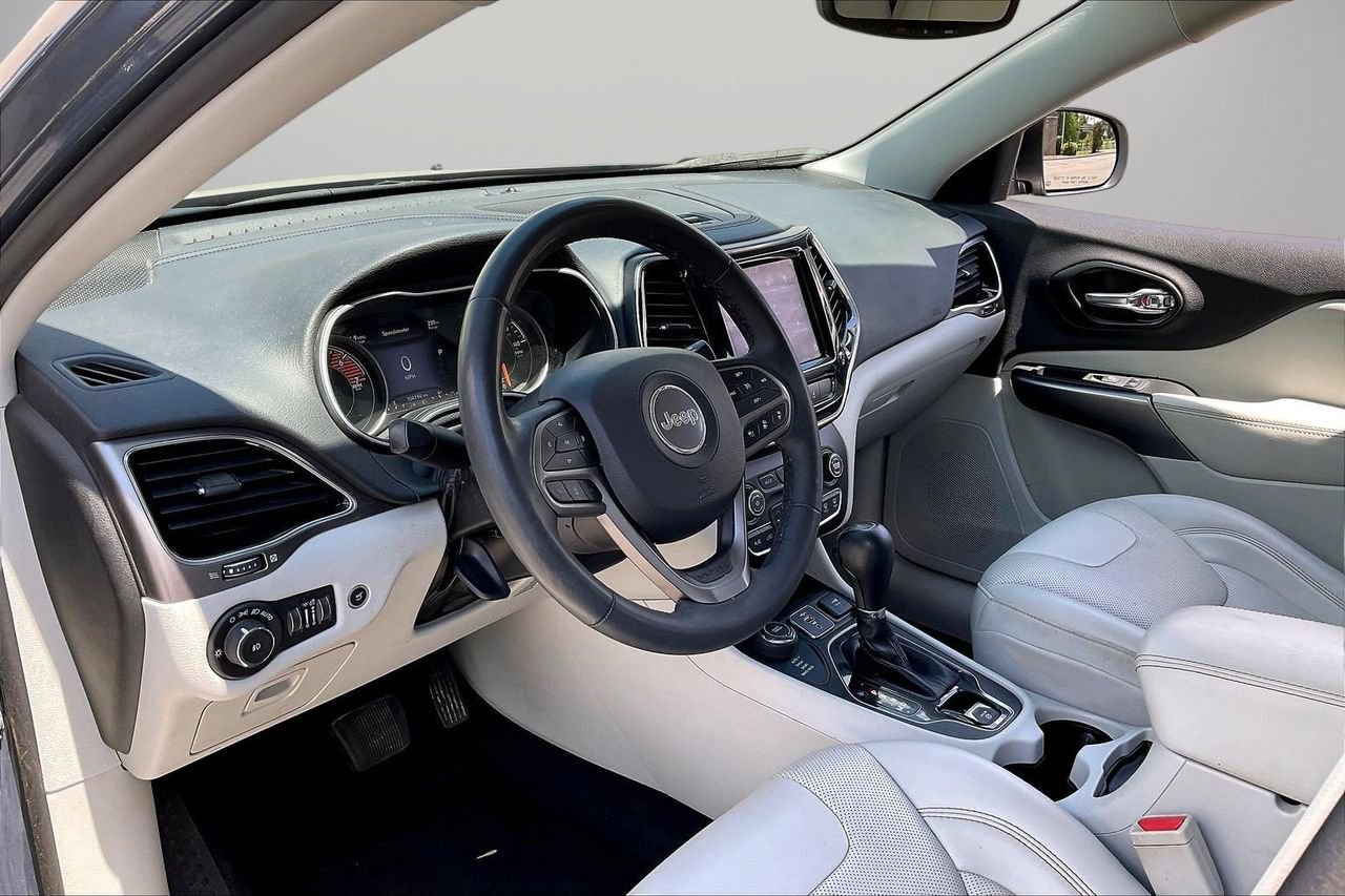 Certified 2022 Jeep Cherokee Limited w/ Elite Package AWD/4WD image 20
