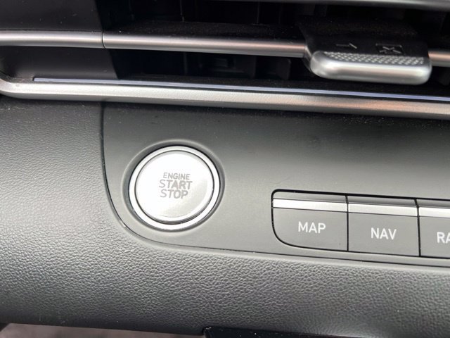 Used 2025 Hyundai Elantra SEL FWD image 17