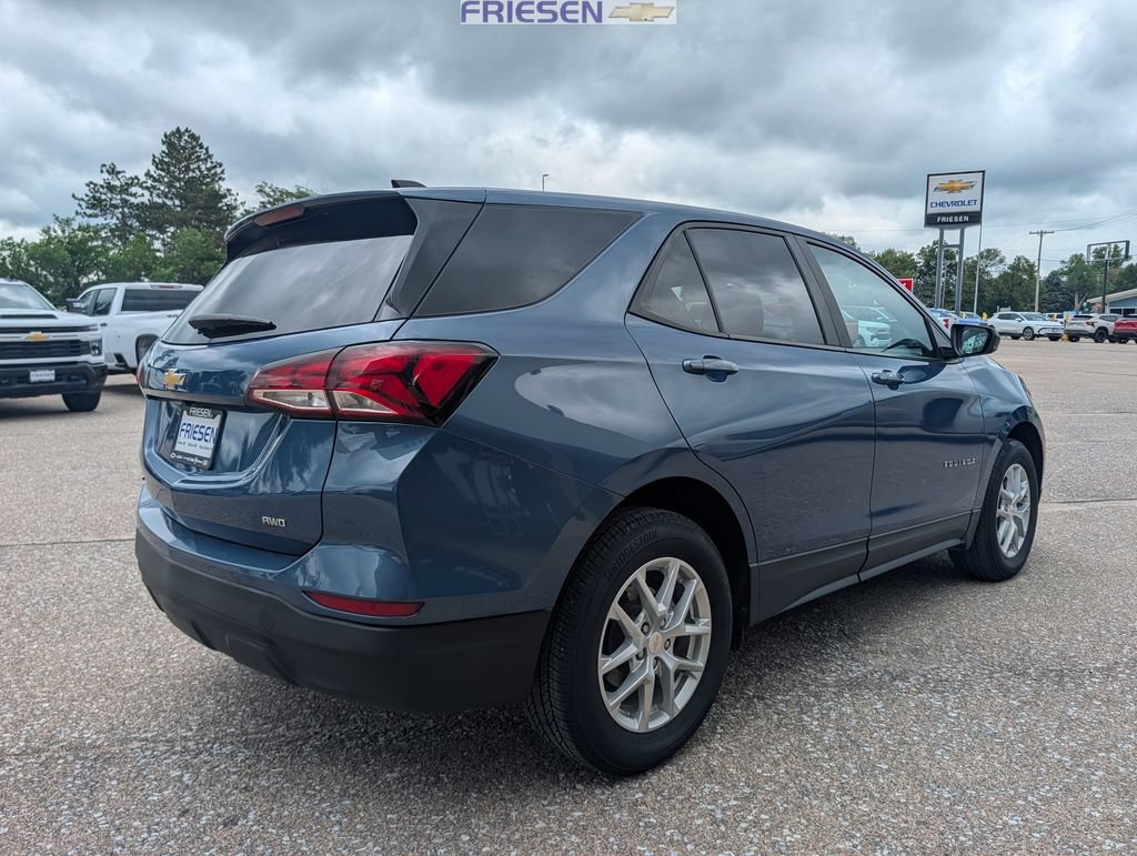 Used 2024 Chevrolet Equinox LS w/ LS Convenience Package AWD/4WD image 6