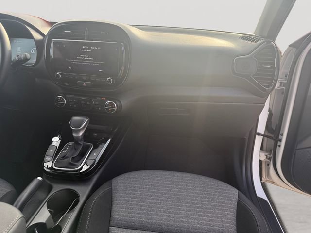 Used 2024 Kia Soul EX image 10