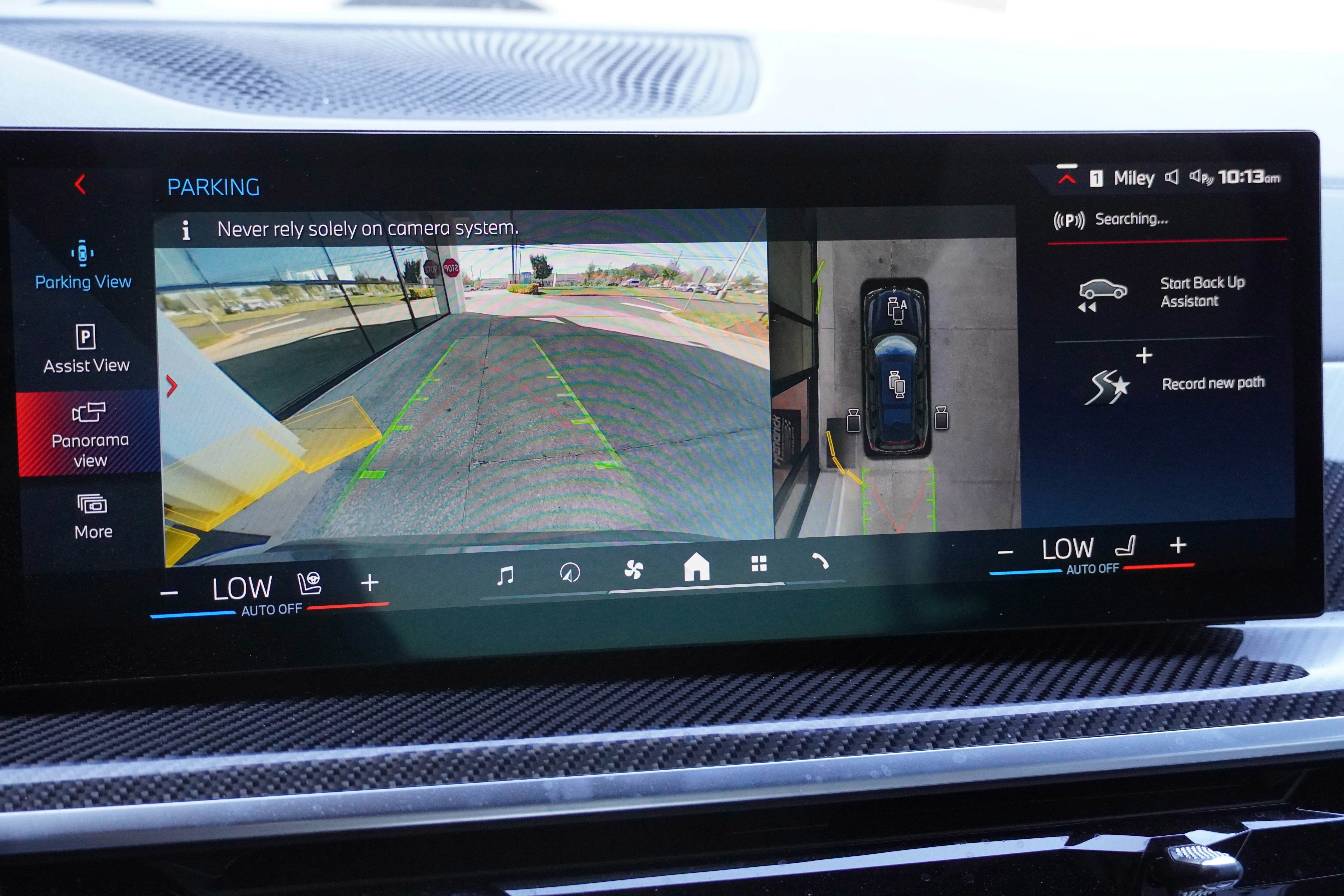 Certified 2024 BMW X7 M60i w/ Executive Package image 27