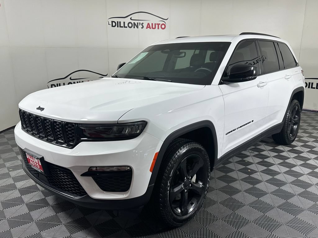 Used 2023 Jeep Grand Cherokee Limited w/ Black Appearance Package AWD/4WD image 2