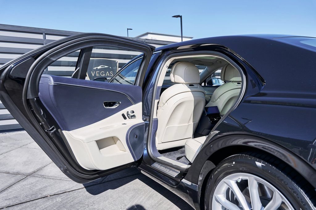 Used 2024 Bentley Flying Spur V8 AWD/4WD image 26