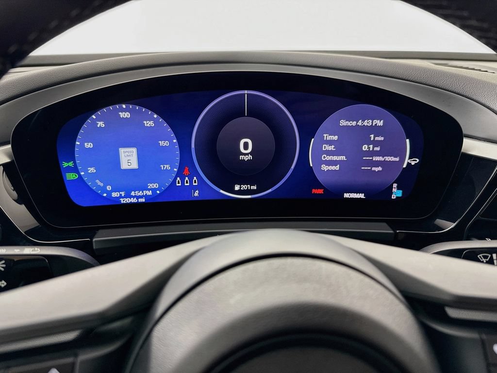 Certified 2025 Porsche Macan Electric RWD image 16