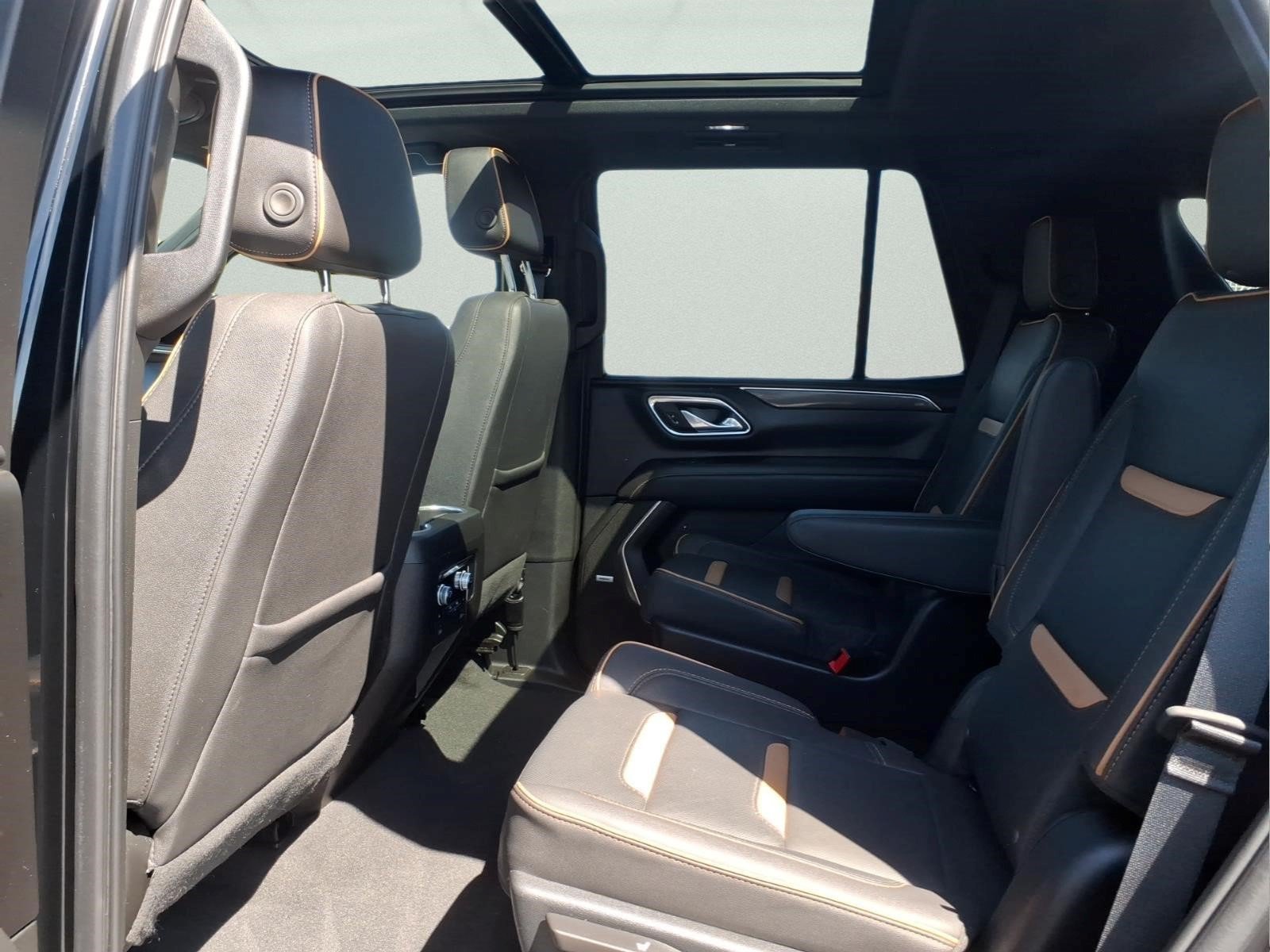 Used 2023 GMC Yukon AT4 AWD/4WD image 15